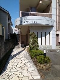 清潔なエントランスです