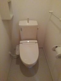 コンパクトで使いやすいトイレです