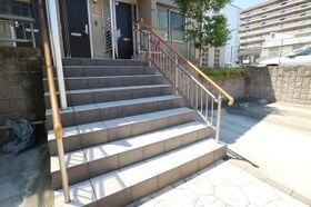 東大阪市御厨栄町２丁目の外観