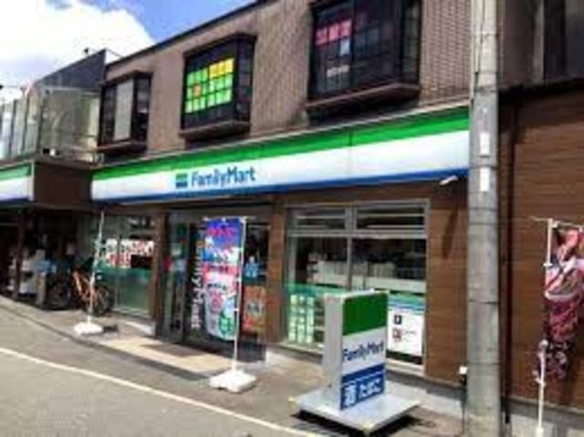 ファミリーマート石切駅前店