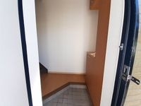 収納もある玄関です