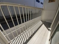 外からの目が気にならないバルコニーで洗濯物が干せます
