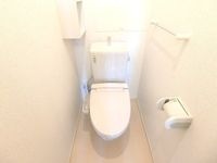 コンパクトで使いやすいトイレです