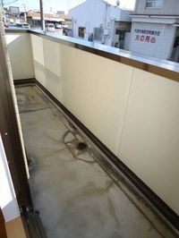 バルコニーからの眺めを楽しみながら食事をしませんか