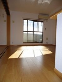 こちらのリビングで趣味の時間をお楽しみください