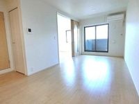 ゆったり過ごせる居間です