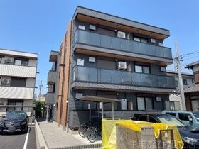 Grand D-ROOM中山の外観