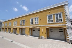 ガレージハウス ラ・カージェS棟の外観
