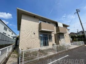 カーミー・芳川 A棟の外観