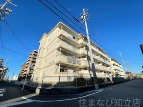 ジュネス神谷の外観
