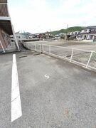 駐車場があるので、車を買う予定の方も安心です