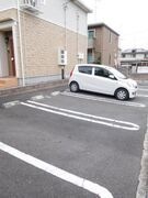 車をお持ちの方に嬉しい駐車場付きの物件です