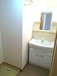 明るい洗面所です