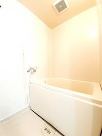 コンパクトで使いやすいお風呂です