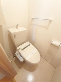 ゆったりとした空間のトイレです