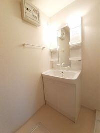 コンパクトで使いやすい洗面所