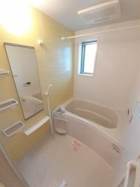 コンパクトで使いやすいお風呂です