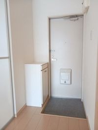 毎日通る玄関はこちらです