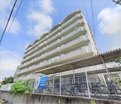 レジデンス高屋敷の外観