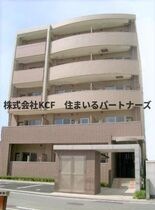 イーズガーデン中央の外観