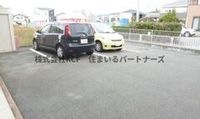 駐車場があるので、車を買う予定の方も安心です