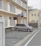 車をお持ちの方に嬉しい駐車場付きの物件です