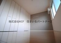 落ち着いて過ごせるお部屋なので、寝室にいかがでしょうか