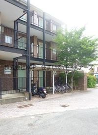 清潔なエントランスです