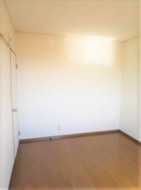 個人の部屋や寝室として使える洋室です