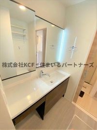 明るい洗面所です