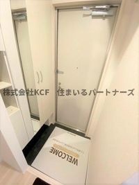 収納もある玄関です