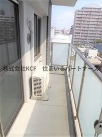 バルコニーからの眺めを楽しみながら食事をしませんか