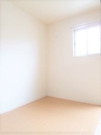 個人の部屋や寝室として使える洋室です