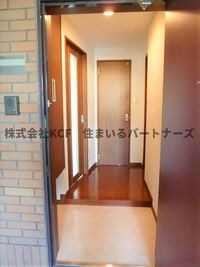 収納もある玄関です
