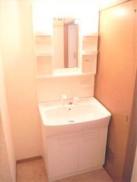 明るい洗面所です