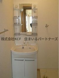 明るい洗面所です