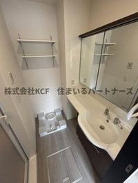 明るい洗面所です