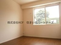 落ち着いて過ごせるお部屋なので、寝室にいかがでしょうか