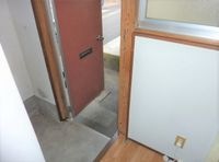 毎日通る玄関はこちらです