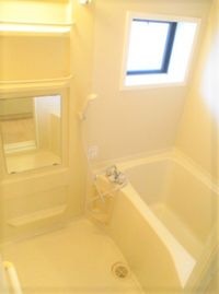 日々の疲れを癒すお風呂付です