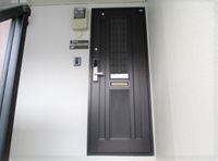 毎日通る玄関はこちらです