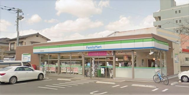 ファミリーマート 久留米野中町店