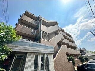 写真:レージュ新栄町の外観