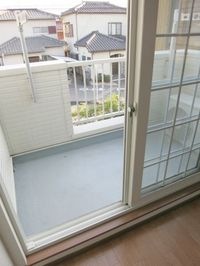 外からの目が気にならないバルコニーで洗濯物が干せます