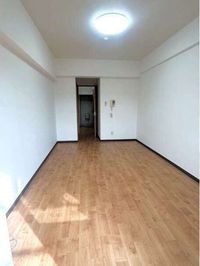 同物件の別部屋になります。