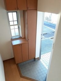毎日通る玄関はこちらです