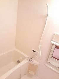 コンパクトで使いやすいお風呂です