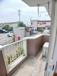 バルコニーからの眺めを楽しみながら食事をしませんか