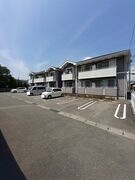 駐車場があるので、車を買う予定の方も安心です
