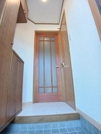 収納もある玄関です